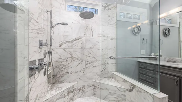 Full bathroom remodel in Des Moines, IA